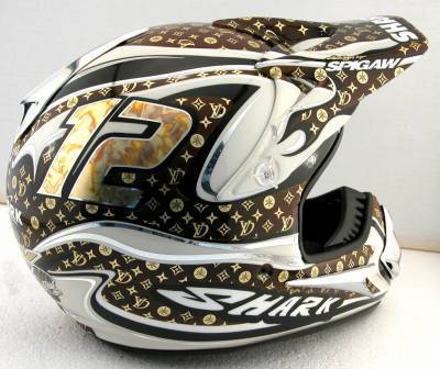 voila le super casque DV  il et trop trop beau